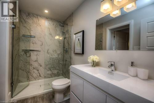 Unit B Main Bath - 54 Park Street, Kitchener, ON - Indoor Photo Showing Bathroom