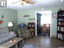 218 1St Street E, Leader, SK  - Indoor Photo Showing Living Room 