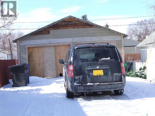 218 1St Street E, Leader, SK - Outdoor