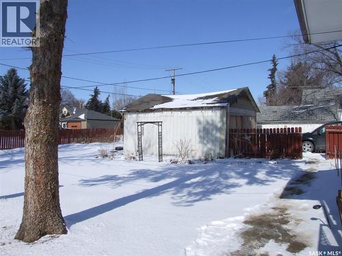 218 1St Street E, Leader, SK - Outdoor