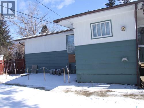 218 1St Street E, Leader, SK - Outdoor With Exterior