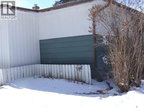218 1St Street E, Leader, SK - Outdoor