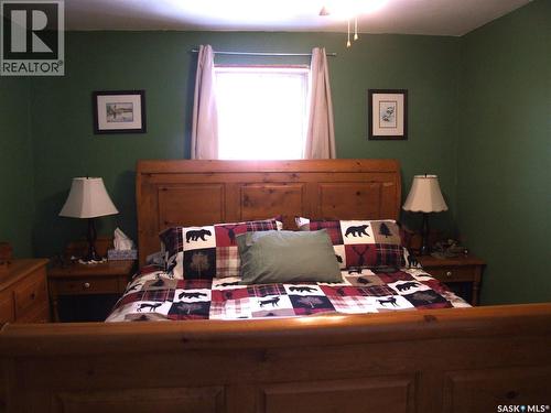 218 1St Street E, Leader, SK - Indoor Photo Showing Bedroom