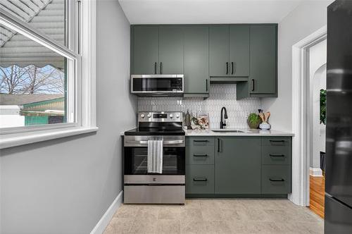 812 Goulding St, Winnipeg, MB 