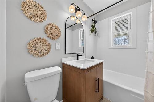 812 Goulding St, Winnipeg, MB 