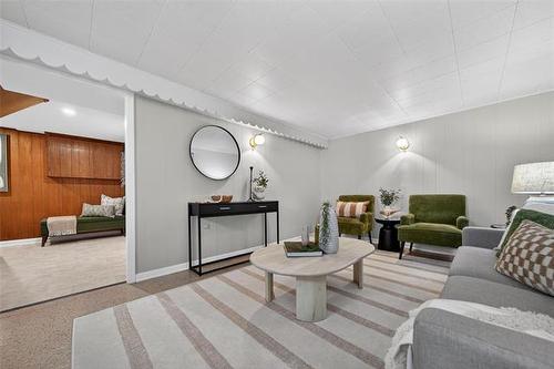 812 Goulding St, Winnipeg, MB 