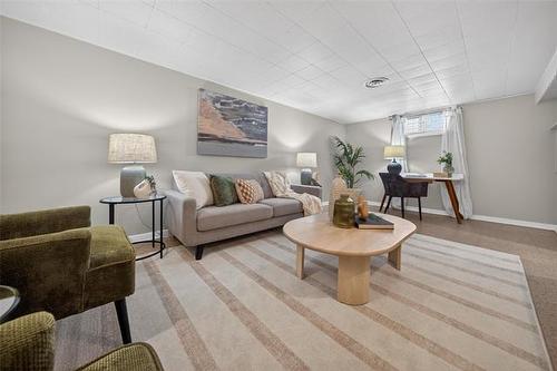 812 Goulding St, Winnipeg, MB 