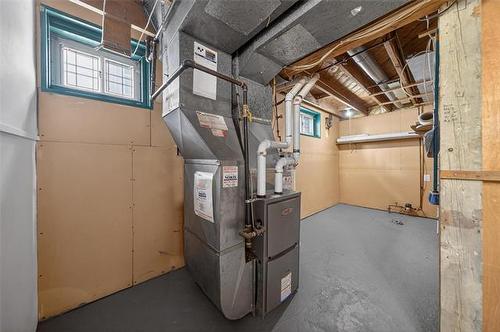 812 Goulding St, Winnipeg, MB 