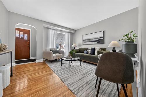 812 Goulding St, Winnipeg, MB 