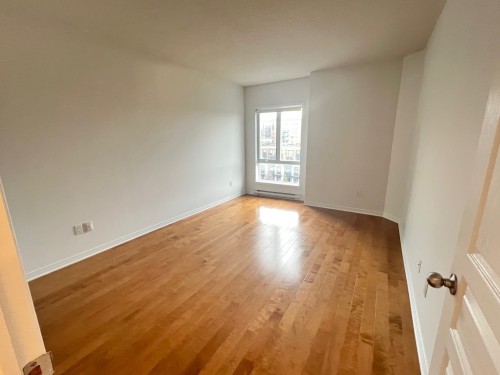 Chambre à coucher principale - 603-3330 Boul. Le Carrefour, Laval (Chomedey), QC - Indoor Photo Showing Other Room