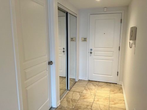 Hall d'entrée/Vestibule - 603-3330 Boul. Le Carrefour, Laval (Chomedey), QC - Indoor Photo Showing Other Room