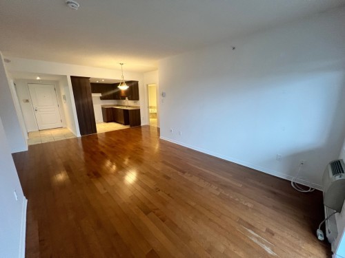 Salon - 603-3330 Boul. Le Carrefour, Laval (Chomedey), QC - Indoor Photo Showing Other Room