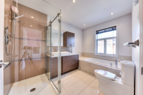 Salle de bains - 404 Av. Mousseau-Vermette, Dorval, QC - Indoor Photo Showing Bathroom