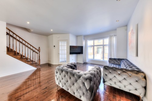 Salon - 404 Av. Mousseau-Vermette, Dorval, QC - Indoor Photo Showing Living Room