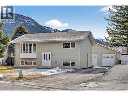 345 Pacific Yew Crescent Sparwood, BC V0B 2G0