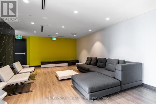 1004 - 158 Front Street E, Toronto, ON - Indoor