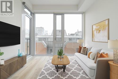 1004 - 158 Front Street E, Toronto, ON - Indoor Photo Showing Living Room