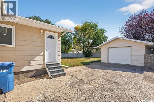19 Buttercup Crescent Nw, Moose Jaw, SK - Outdoor With Exterior
