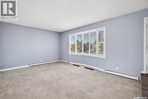19 Buttercup Crescent Nw, Moose Jaw, SK - Indoor Photo Showing Other Room