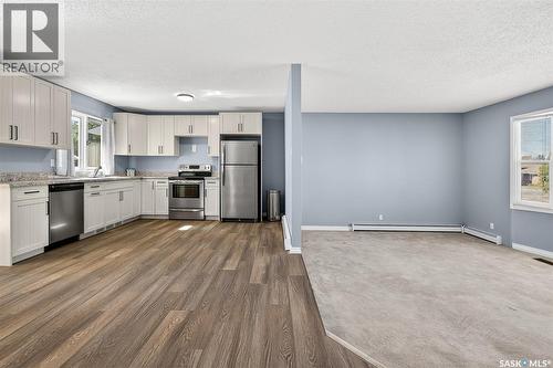 19 Buttercup Crescent Nw, Moose Jaw, SK - Indoor Photo Showing Kitchen With Stainless Steel Kitchen