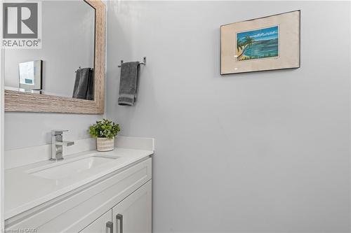 15 Millen Avenue, Hamilton, ON - Indoor Photo Showing Bathroom