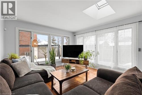 15 Millen Avenue, Hamilton, ON - Indoor Photo Showing Living Room