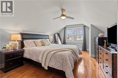 15 Millen Avenue, Hamilton, ON - Indoor Photo Showing Bedroom