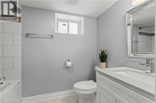 15 Millen Avenue, Hamilton, ON - Indoor Photo Showing Bathroom