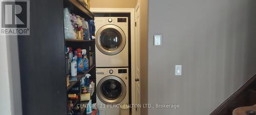 4051 Medland Drive, Burlington, ON - Indoor Photo Showing Laundry Room