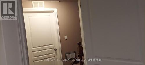 4051 Medland Drive, Burlington, ON - Indoor Photo Showing Other Room