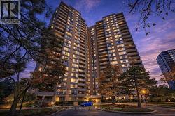 1811 - 10 MARTHA EATON WAY  Toronto, ON M6M 5B3