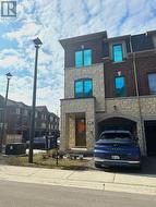 18 LAVINIA ROAD  Brampton, ON L6P 4N8