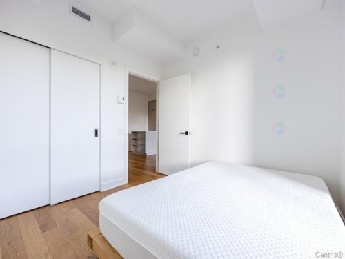 Bedroom - 404-1 Boul. De Maisonneuve O., Montréal (Ville-Marie), QC - Indoor Photo Showing Bedroom