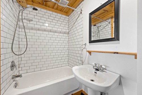 Bathroom - 4970 Boul. Fernand-Lafontaine, Rivière-Rouge, QC - Indoor Photo Showing Bathroom