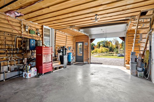 Garage - 4970 Boul. Fernand-Lafontaine, Rivière-Rouge, QC - Indoor Photo Showing Garage