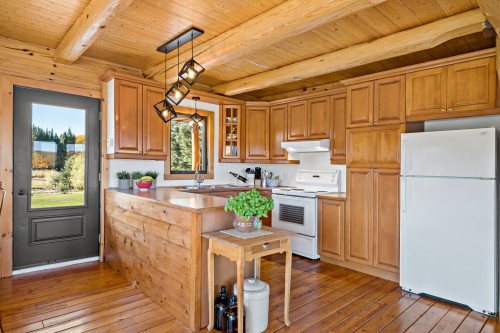 Kitchen - 4970 Boul. Fernand-Lafontaine, Rivière-Rouge, QC - Indoor Photo Showing Kitchen