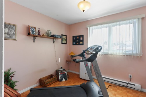 Chambre à coucher - 361 Rue Grilli, Pincourt, QC - Indoor Photo Showing Gym Room