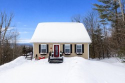 19 Ch. de la Fleur-de-Lune  Saint-Sauveur, QC J0R 1R1