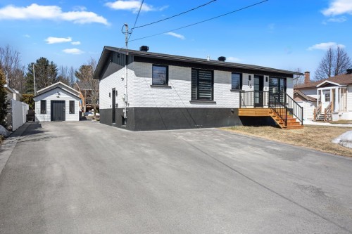 16 53e Avenue O.  Blainville, QC J7C 1M6