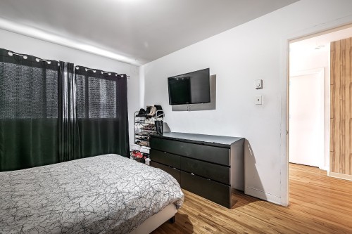 Bedroom - 2451 Rue Monsabré, Montréal (Mercier/Hochelaga-Maisonneuve), QC - Indoor Photo Showing Bedroom