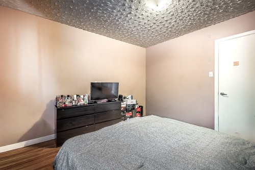 Bedroom - 2451 Rue Monsabré, Montréal (Mercier/Hochelaga-Maisonneuve), QC - Indoor Photo Showing Bedroom