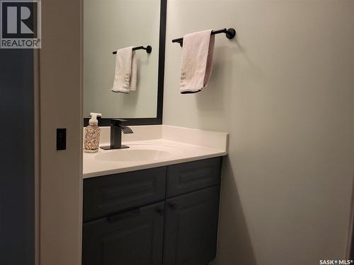 427 Carter Way, Saskatoon, SK - Indoor Photo Showing Bathroom