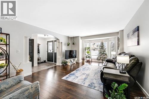 427 Carter Way, Saskatoon, SK - Indoor Photo Showing Living Room