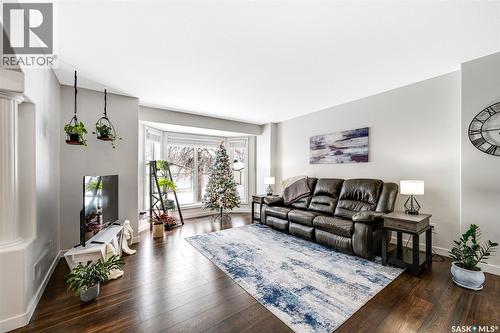 427 Carter Way, Saskatoon, SK - Indoor Photo Showing Living Room