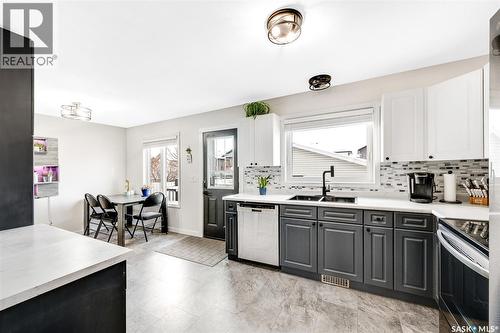 427 Carter Way, Saskatoon, SK - Indoor Photo Showing Kitchen With Upgraded Kitchen