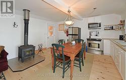 Updated kitchen and appliances - 