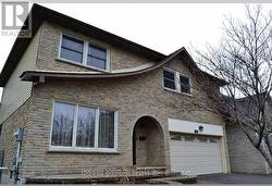 65 MANNING CRESCENT Newmarket, ON L3Y 6H3