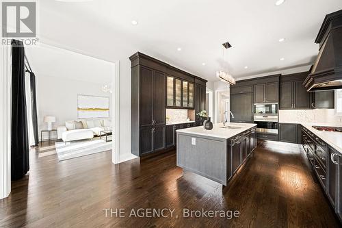 28 Chuck Ormsby Crescent, King, ON - Indoor Photo Showing Kitchen With Upgraded Kitchen