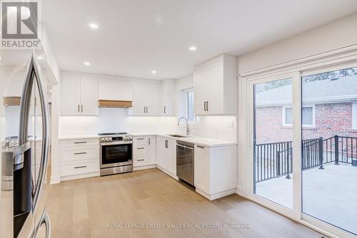 Kitchen - 500 Selsey Drive, Mississauga, ON - Indoor Photo Showing Kitchen