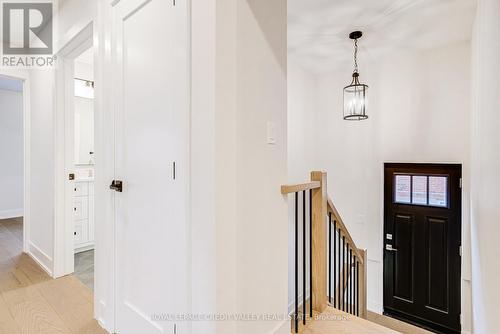 Front door hallway - 500 Selsey Drive, Mississauga, ON - Indoor Photo Showing Other Room